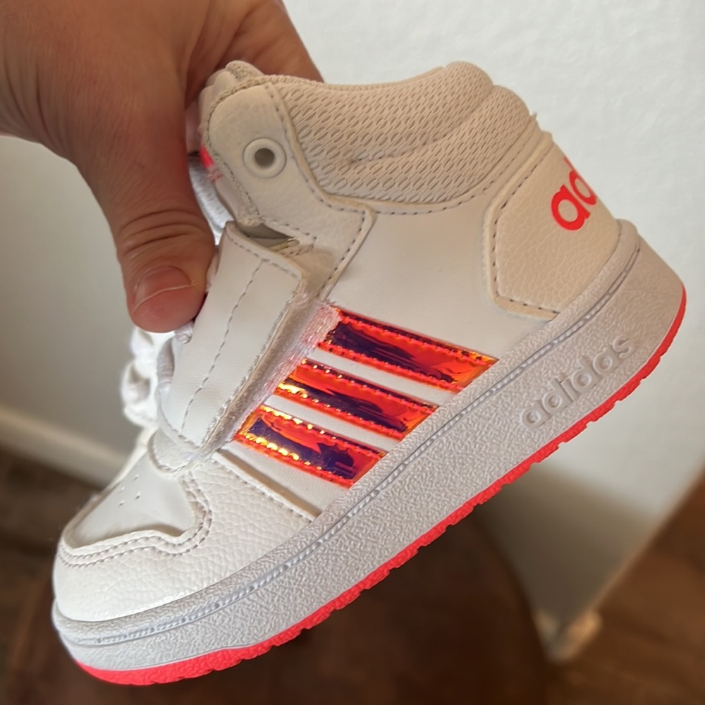 Baby sneakers - Picture 2 of 4